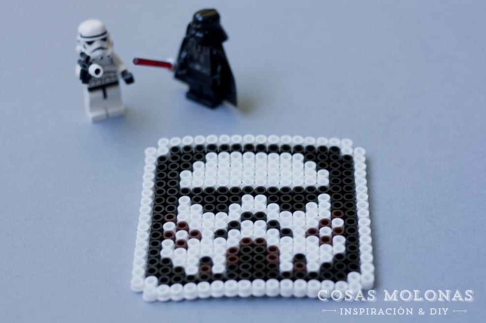 Star Wars con hama beads: posavasos stormtrooper / DIY coaster Stormtrooper with pyssla